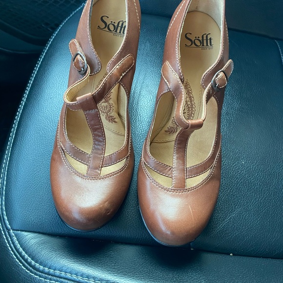 Sofft Brown Leather Mary Jane Heels - Picture 1 of 6